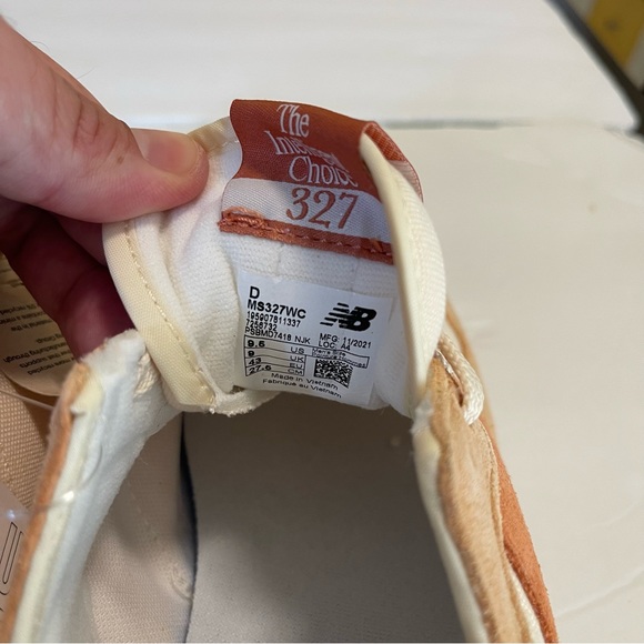 New Balance Sneakers 327 men MS327WC Size 9.5 New With Tags Macadamia - Picture 6 of 13